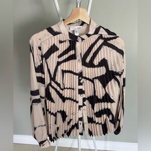 Bella Dahl Cream and Black Abstract Button-Up Blouse